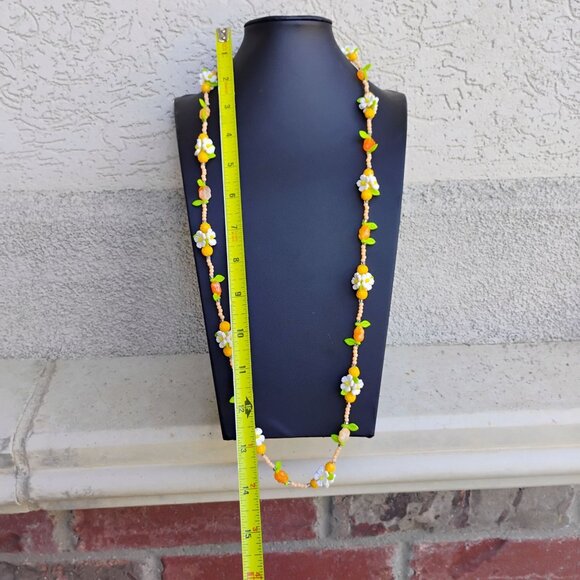 Vtg Plastic Lucite Daisy Leaf Orange Bead Necklace Fun Colorful 1960s Mod Retro - Picture 3 of 6